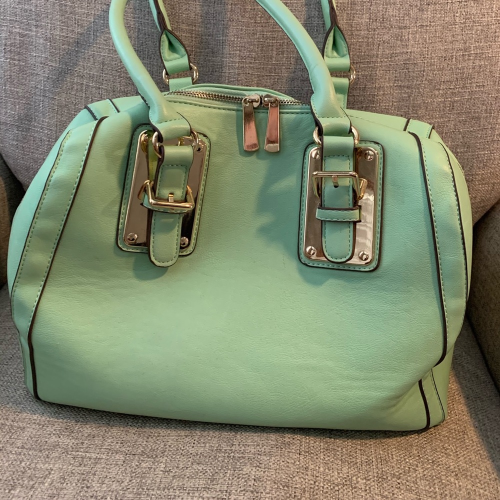 Mint green purse. Like new!